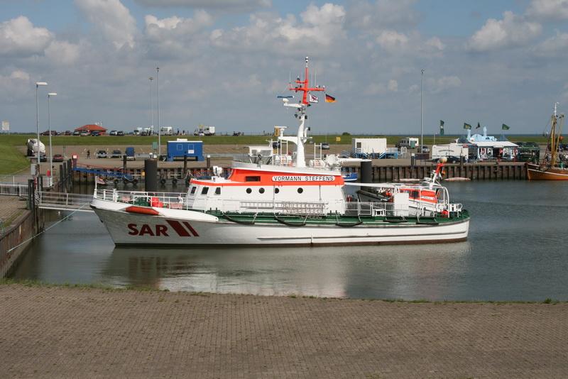 07DJ-2008-044 Bild010.JPG - Der Seenotkreuzer VORMANN STEFFENS bereit im Aussenhafen von Hooksiel